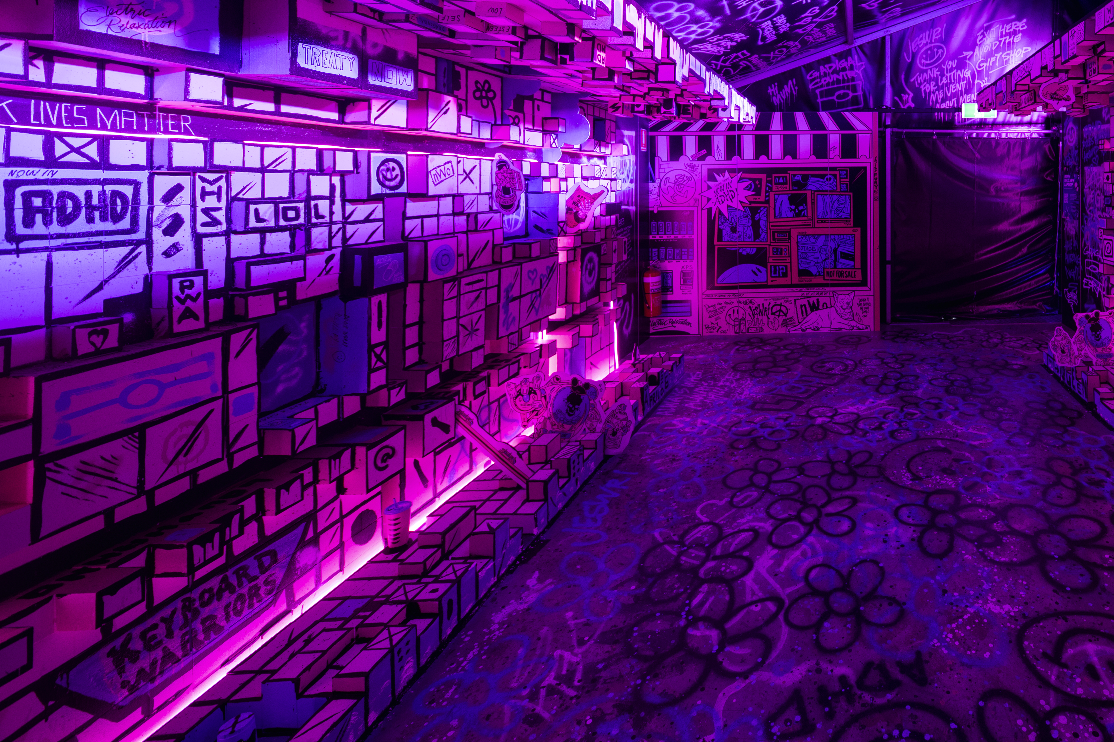 Inside Graffiti Hocker Marquee for Dell at Vivid