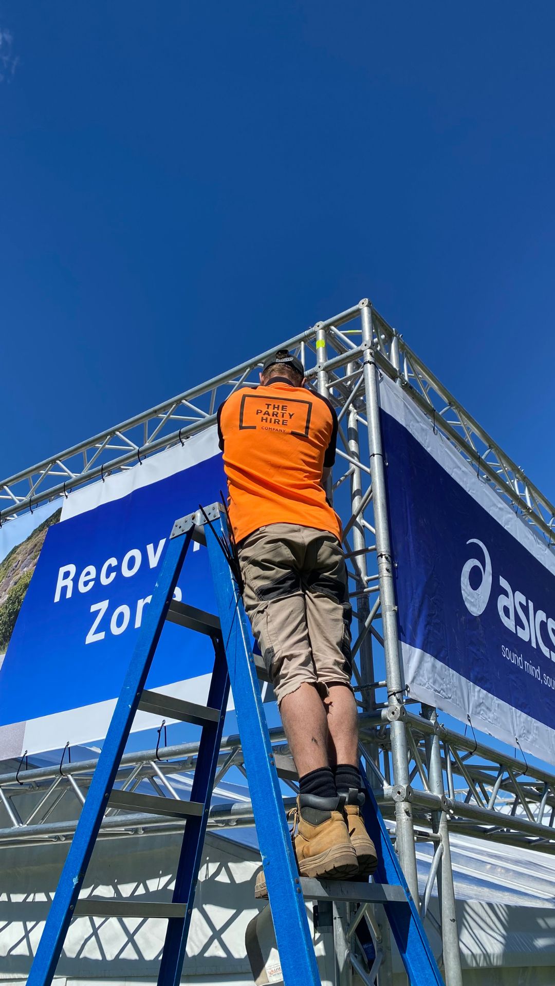 ASICS recovery zone - signage install